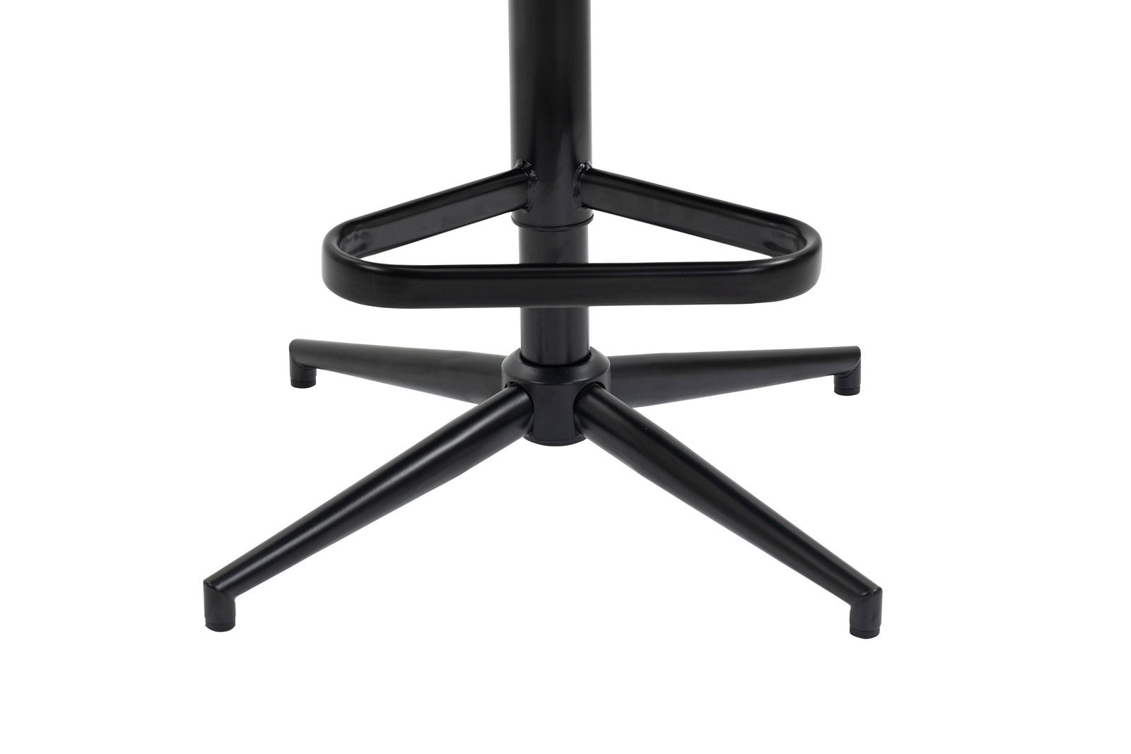 Schwarzer Barhocker mit stabilem Metallfuß und Fußstütze, seitliche Perspektive