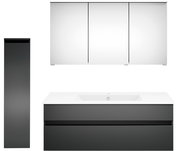 Moderne Badkombination mit dreiteiligem Spiegelschrank, seitlichem Hochschrank und Waschbeckenunterschrank in dunklem Design, Frontalansicht.