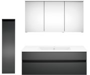 Moderne Badkombination mit dreiteiligem Spiegelschrank, seitlichem Hochschrank und Waschbeckenunterschrank in dunklem Design, Frontalansicht.