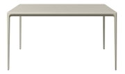 Moderner Gartentisch aus Metall in minimalistischer Frontansicht