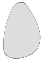 Moderner, asymmetrischer Spiegel mit schmalem Rahmen, aus der Vorderansicht fotografiert.