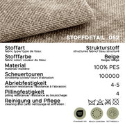 Beiger Strukturstoff aus 100% PES als Stoffmuster, Nahaufnahme mit sichtbarer Webstruktur und umgeschlagener Kante, Perspektive: Detailansicht von oben; eingeblendete Material- und Pflegeangaben (100.000 Scheuertouren, Abriebfestigkeit 4–5, Pilling 4, OEK