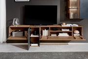 Moderne Wandkombination aus Holz mit offenen und geschlossenen Fächern, dekoriert mit Büchern und Accessoires, frontal betrachtet.