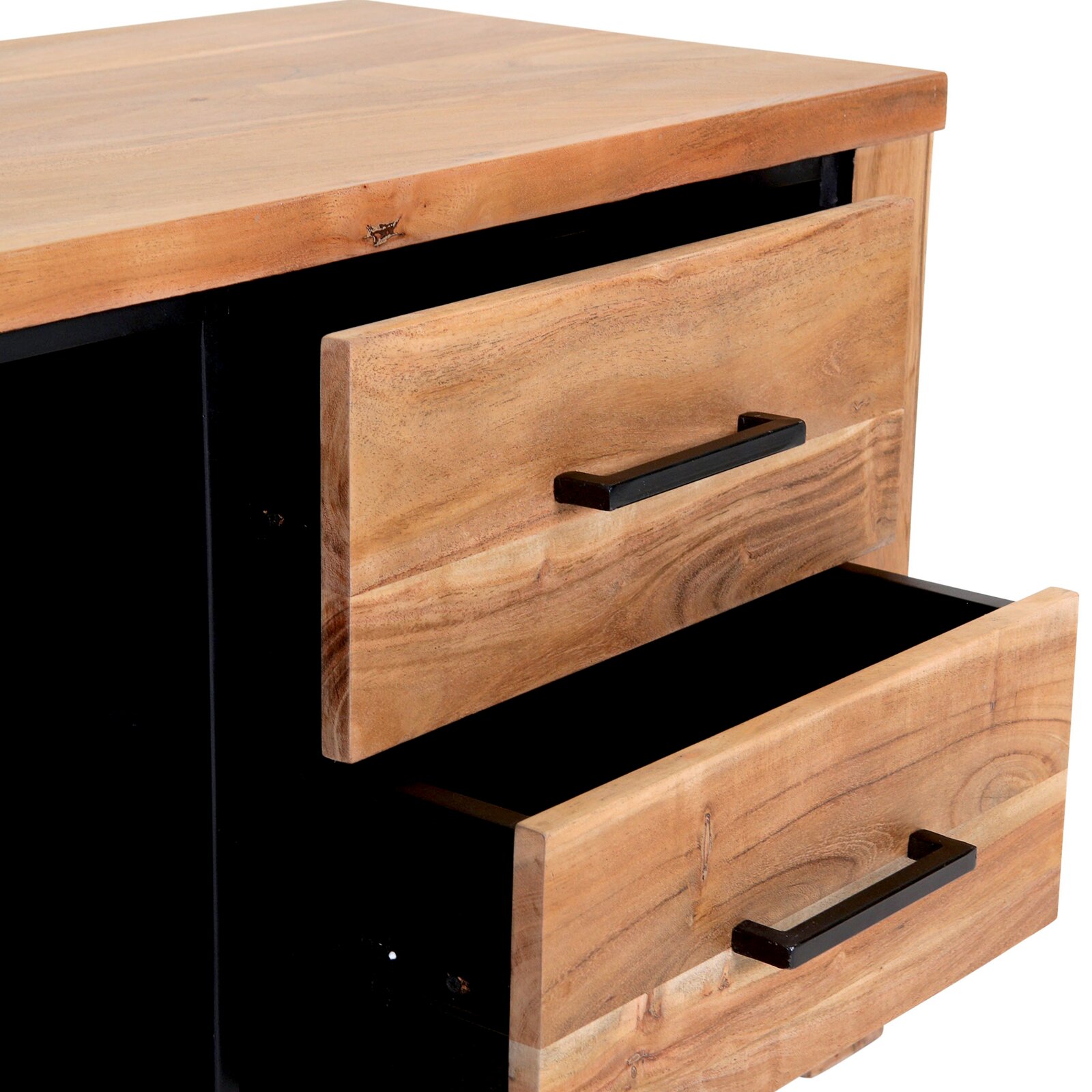 Close-up van een houten lowboard met twee geopende lades en zwarte handgrepen, gezien van rechtsvoor.