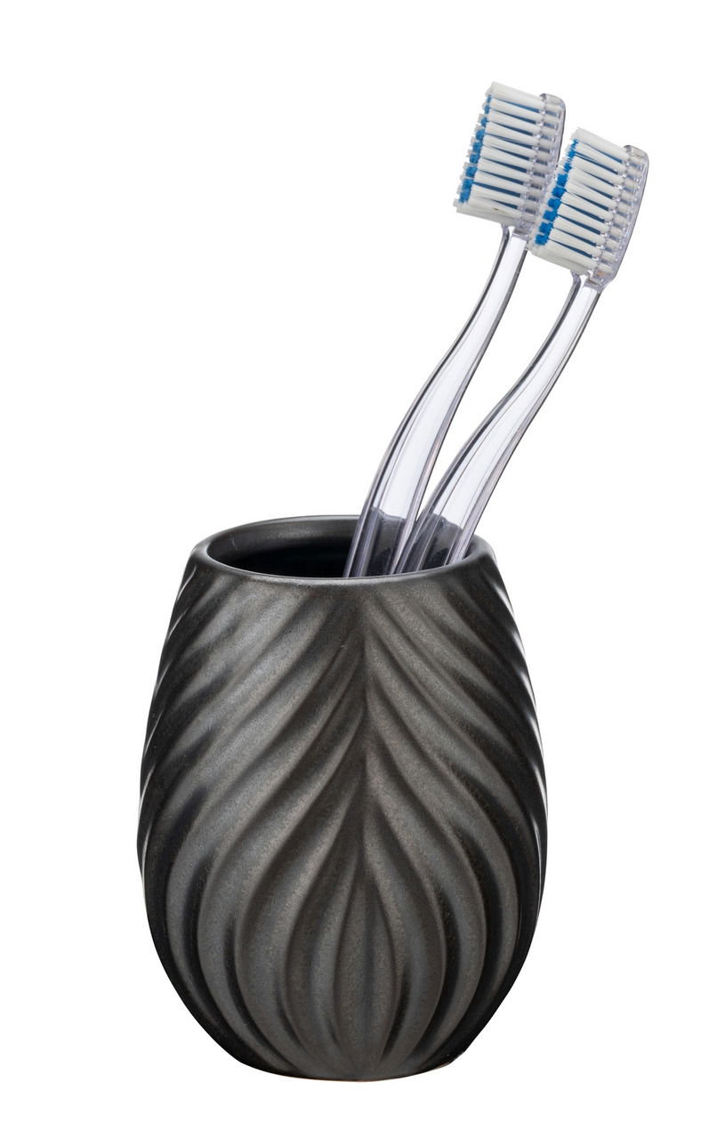 Keramik Zahnputzbecher mit wellenförmigem Design, gefüllt mit zwei Zahnbürsten, seitliche Perspektive