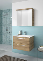 Moderner Badblock mit Holzoptik und weißem Waschbecken, frontal betrachtet