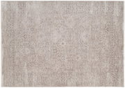 Designer Teppich VELA ANTIQUE in Draufsicht mit antikem Muster in Beige- und Grautönen.