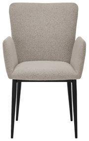 Vooraanzicht van een moderne fauteuil met een lichtgrijze stoffen bekleding en zwarte poten.