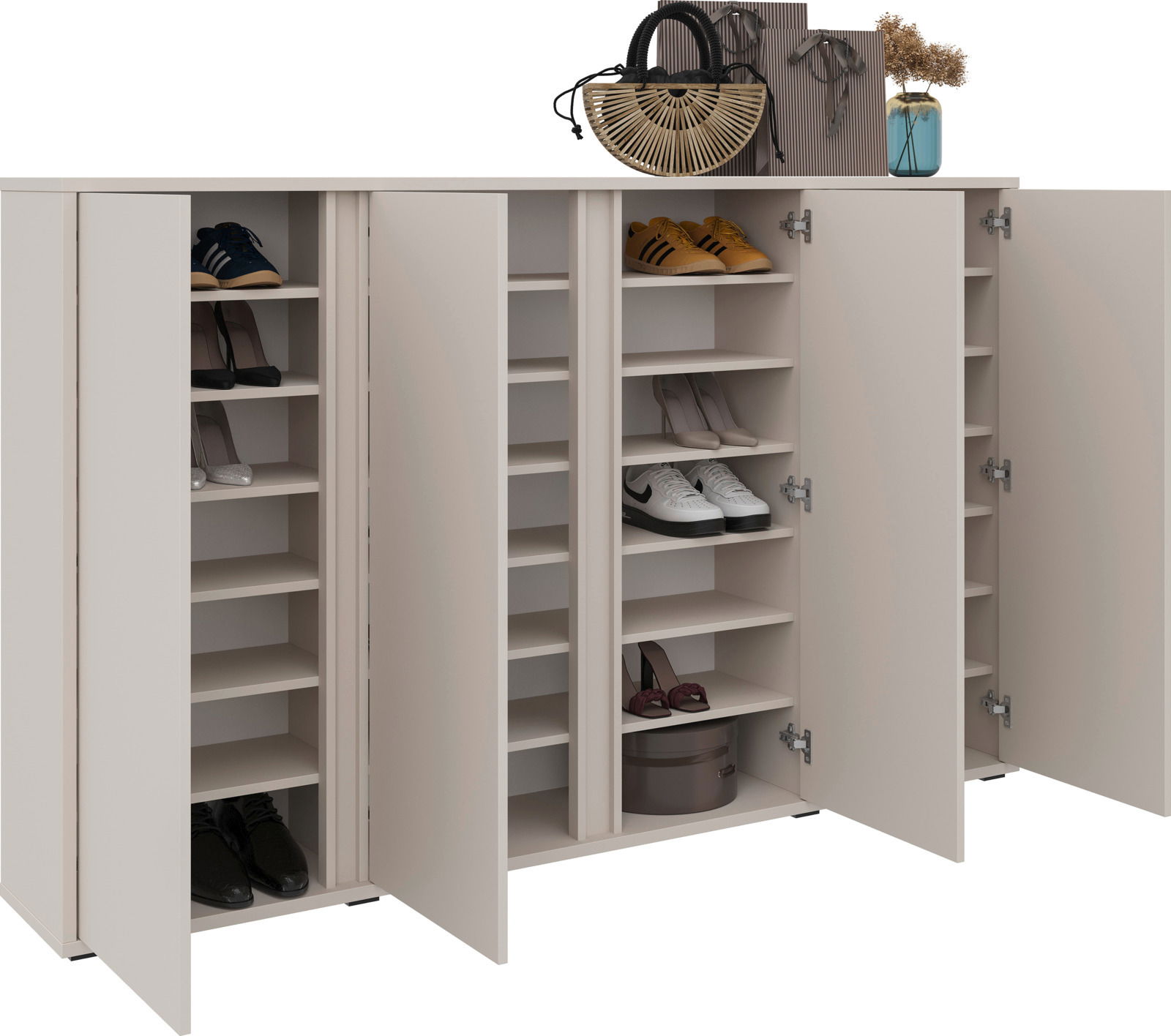 Schuhschrank mit mehreren offenen Türen, gefüllt mit verschiedenen Schuhen, aus einer frontalen Perspektive.