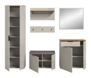 Garderobenkombination bestehend aus einem hohen Schrank mit offenen Türen, einer Wandgarderobe mit Haken und Ablage, einem Spiegel, einer Sitzbank mit Stauraum und einem Schrank mit Schublade, frontal abgebildet.