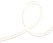 Nahaufnahme einer gebogenen, leuchtenden Lichterkette NEO GARLAND in warmem Weiß auf weißem Hintergrund.