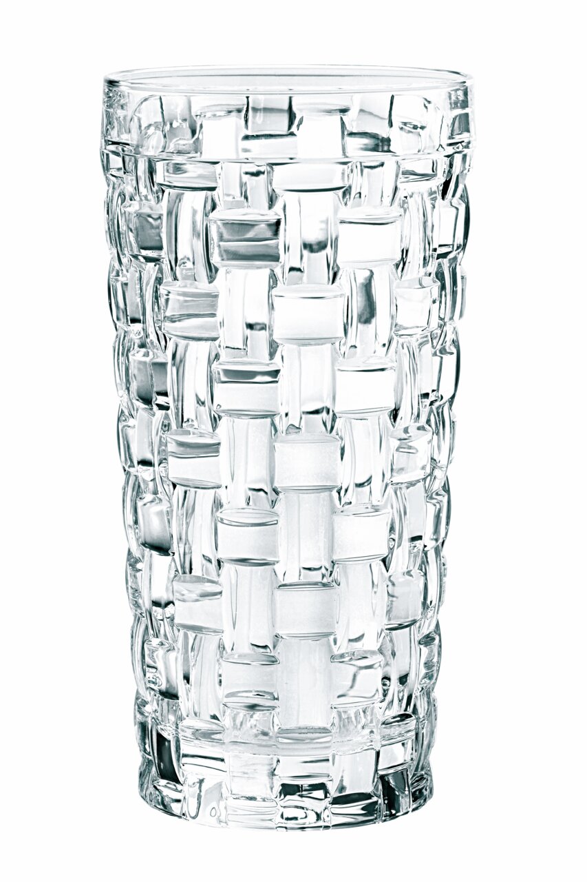 Nachtmann Longdrinkglas BOSSA NOVA Ein Longdrinkglas mit einem eleganten, geflochtenen Design aus klarem Glas, frontal abgebildet.