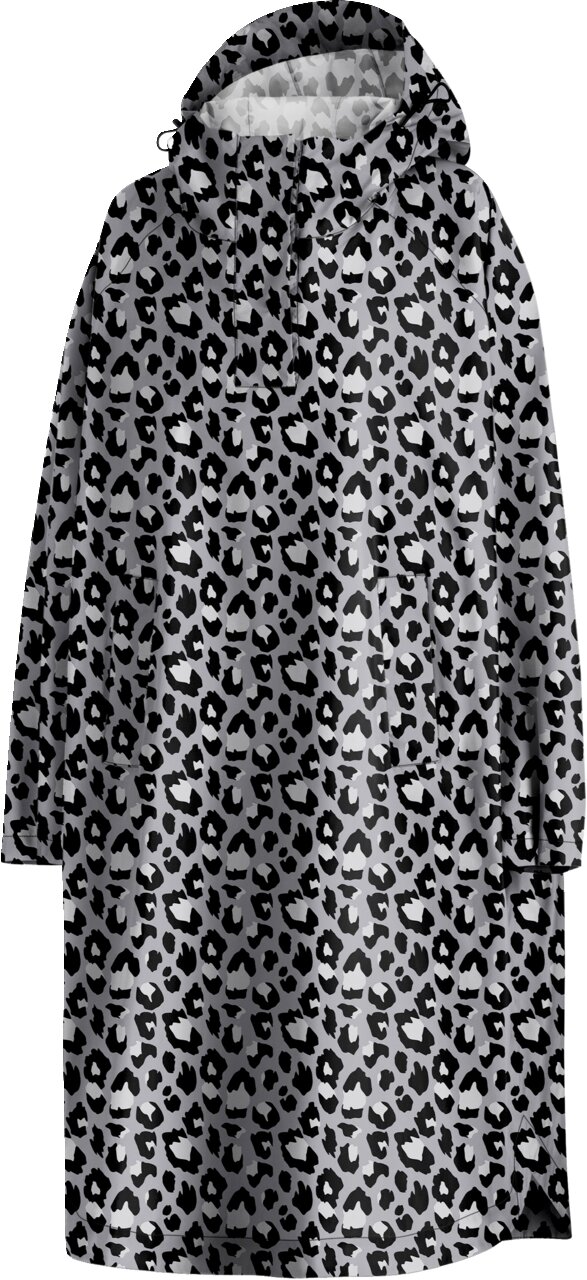 Frontansicht eines langen Regenponchos mit Kapuze in Grau mit schwarzem Leopardenmuster und großer Kängurutasche