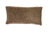 Braunes Kissen 60x30 cm LINA in Nahaufnahme von oben, mit flauschiger Textur.