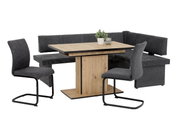 Moderne eethoek met houten tafel, grijze klapstoelen en hoekbank, zijaanzicht