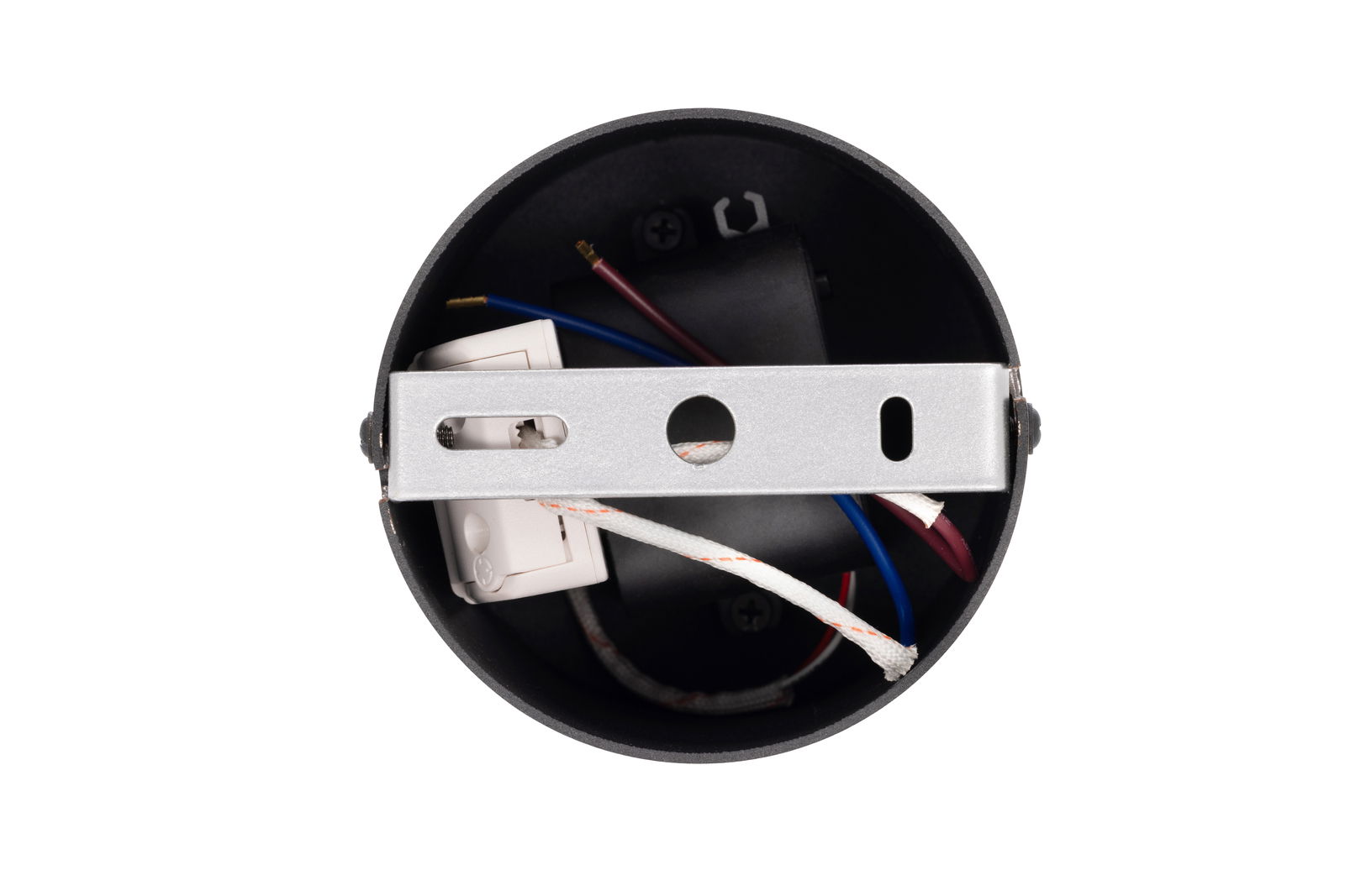 Ansicht von oben auf die Innenseite einer runden LED-Hängeleuchte mit sichtbaren Kabeln und einer Metallhalterung.