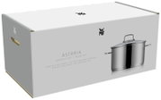 WMF Astoria Vorteils-Set Verpackungsbox in Weiß mit Abbildung eines Edelstahl-Kochtopfs, schräg von vorne links fotografiert