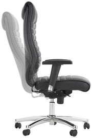 Seitliche Ansicht eines verstellbaren Chefsessels mit gepolsterter Rückenlehne und Armlehnen, auf einem stabilen Drehfuß mit Rollen.