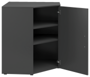 Eckkommode in dunklem Design mit geöffneter Tür, zwei Einlegeböden und seitlicher Perspektive