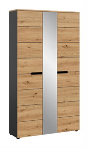 Hoher Kleiderschrank in Eiche-Optik mit schwarzem Korpus und mittigem Spiegel, frontale Ansicht mit leichter Links-Perspektive