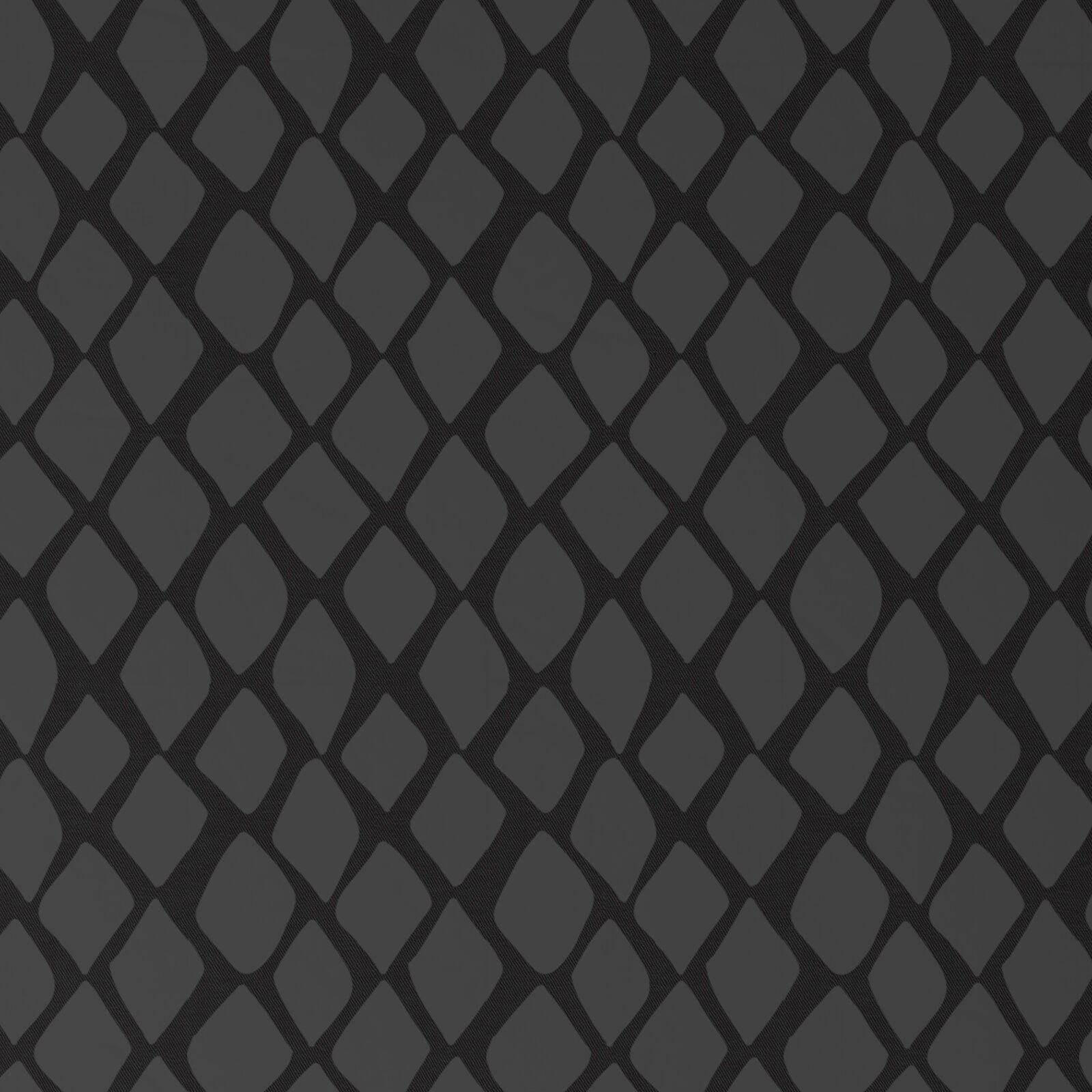 Nahaufnahme einer Wendebettwäsche mit dunkelgrauem, rautenförmigem Muster auf schwarzem Hintergrund.