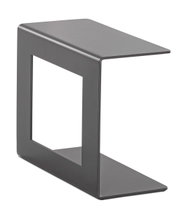 Moderner Beistelltisch aus Metall in U-Form, seitliche Perspektive