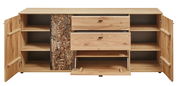 Frontale Ansicht eines Sideboards aus Holz mit offenen Türen und Schubladen, teilweise mit rustikaler Baumrindenverkleidung.