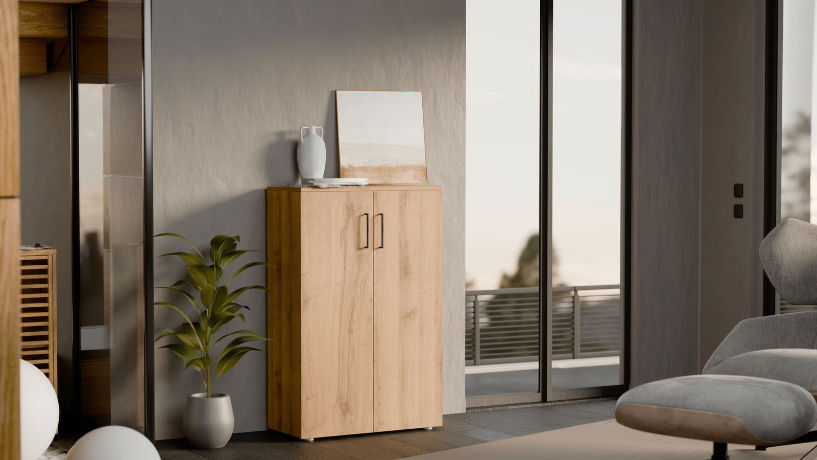 Moderner, niedriger Schuhschrank aus Holz mit zwei Türen, dekoriert mit einer Vase und einem Bild, seitliche Perspektive.