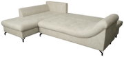 Beige Ecksofa mit Ottomane links, Ansicht von schräg vorne.