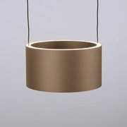 Moderne LED-Pendelleuchte in zylindrischer Form, seitliche Perspektive