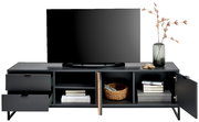 Modernes TV-Lowboard in dunklem Design mit zwei Schubladen links, offenen Fächern in der Mitte und einer Tür rechts, dekoriert mit einem Fernseher, einer Vase und einem Korb, aus frontaler Perspektive.
