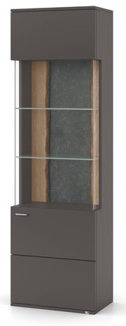 Moderne Vitrine in dunklem Holz mit Glasregalen, frontal betrachtet.