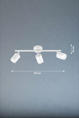 Deckenleuchte Vano mit drei verstellbaren Strahlern, seitliche Perspektive, 42 cm Breite, 12 cm Höhe