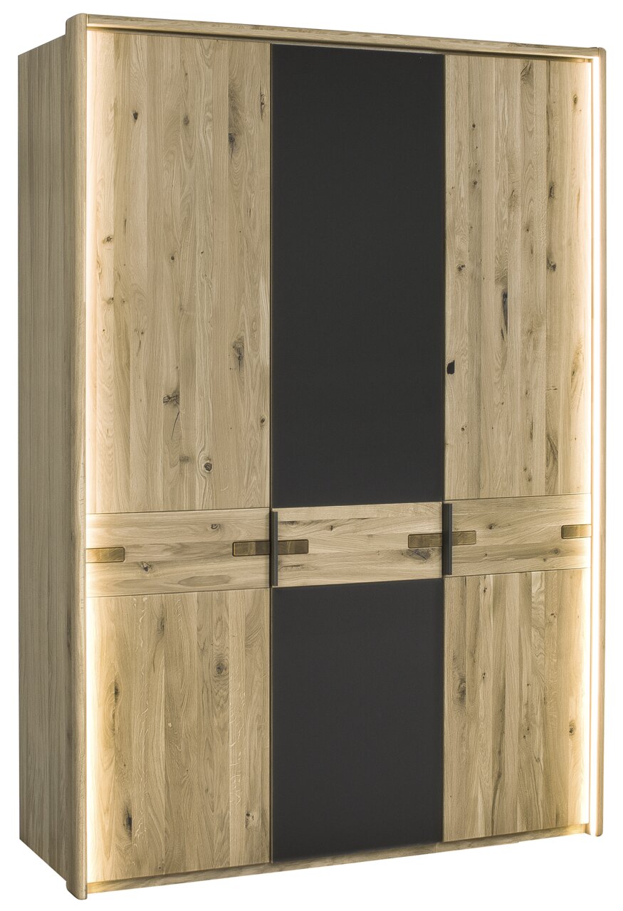 Moderner Kleiderschrank aus Holz mit dunklen Akzenten, frontal fotografiert.