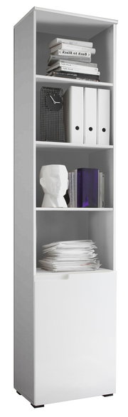 Hohes weißes Regal mit mehreren Fächern, gefüllt mit Büchern, Ordnern und Dekorationen, aus frontaler Perspektive.