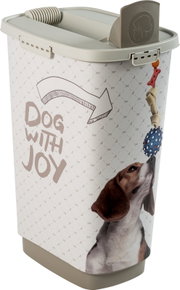 Tierfutterbehälter mit 50 l Volumen, dekoriert mit einem Hundemotiv und der Aufschrift 'Dog with Joy', seitliche Perspektive.