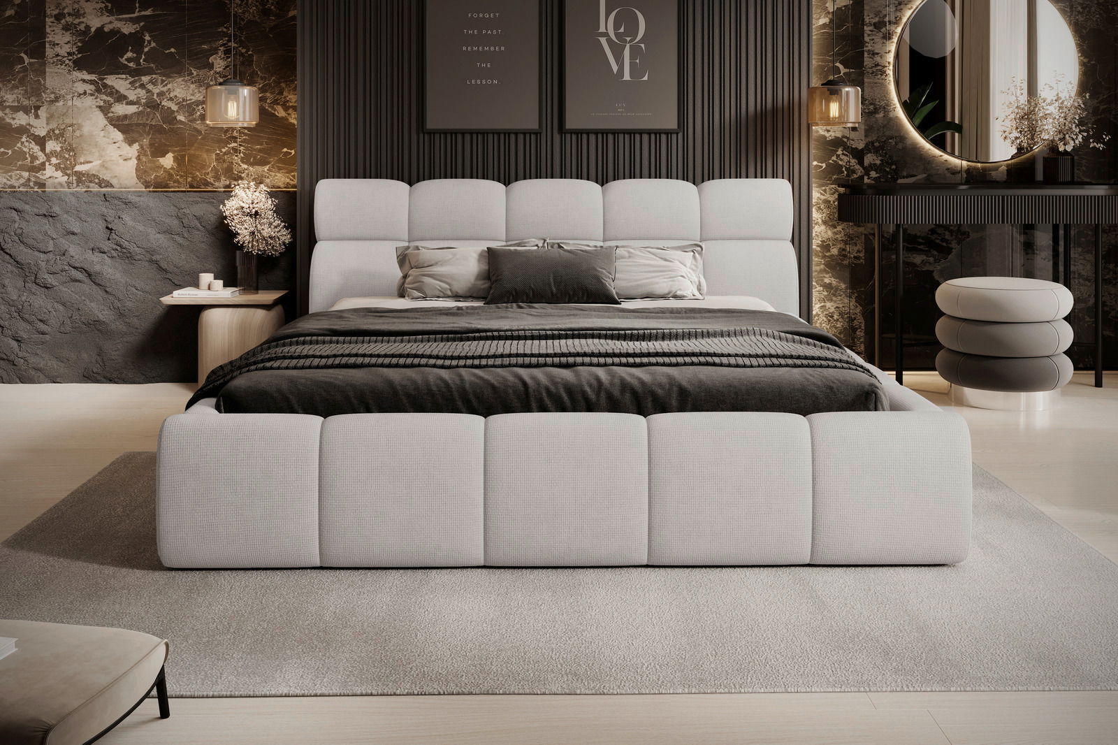 Modernes Polsterbettgestell in einem stilvollen Schlafzimmer, frontal betrachtet, mit eleganter Dekoration und sanfter Beleuchtung.