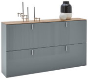 Moderner Hängeschuhschrank in Grau mit Holzoberfläche, dekoriert mit einer Vase und Skulpturen, Frontalansicht