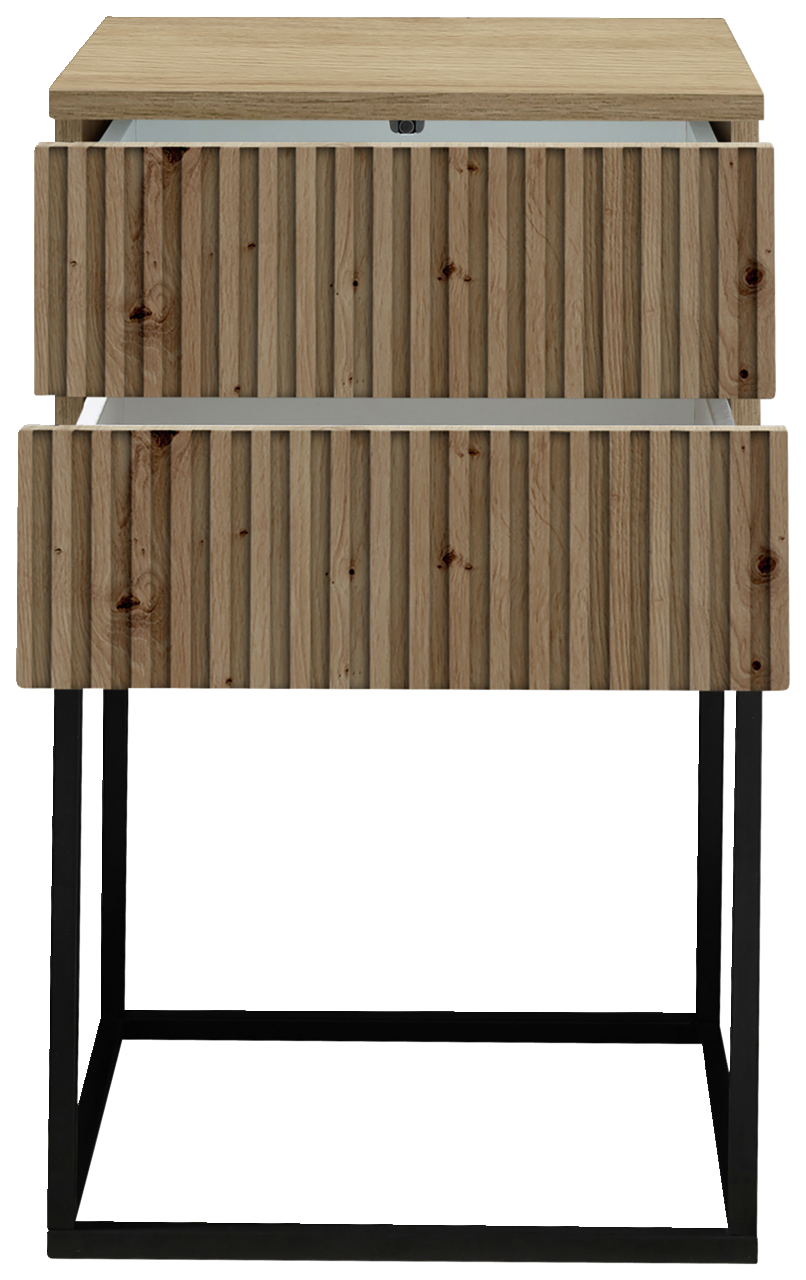 Nachtkommode mit zwei offenen Schubladen aus Holz mit vertikaler Rillenstruktur, auf schwarzem Metallgestell, Frontalansicht.