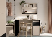Scandinavisch thuiskantoor met witte bureau en zwart frame, houten stoel met beige kussen en wandplank met boeken en planten, frontaal perspectief.