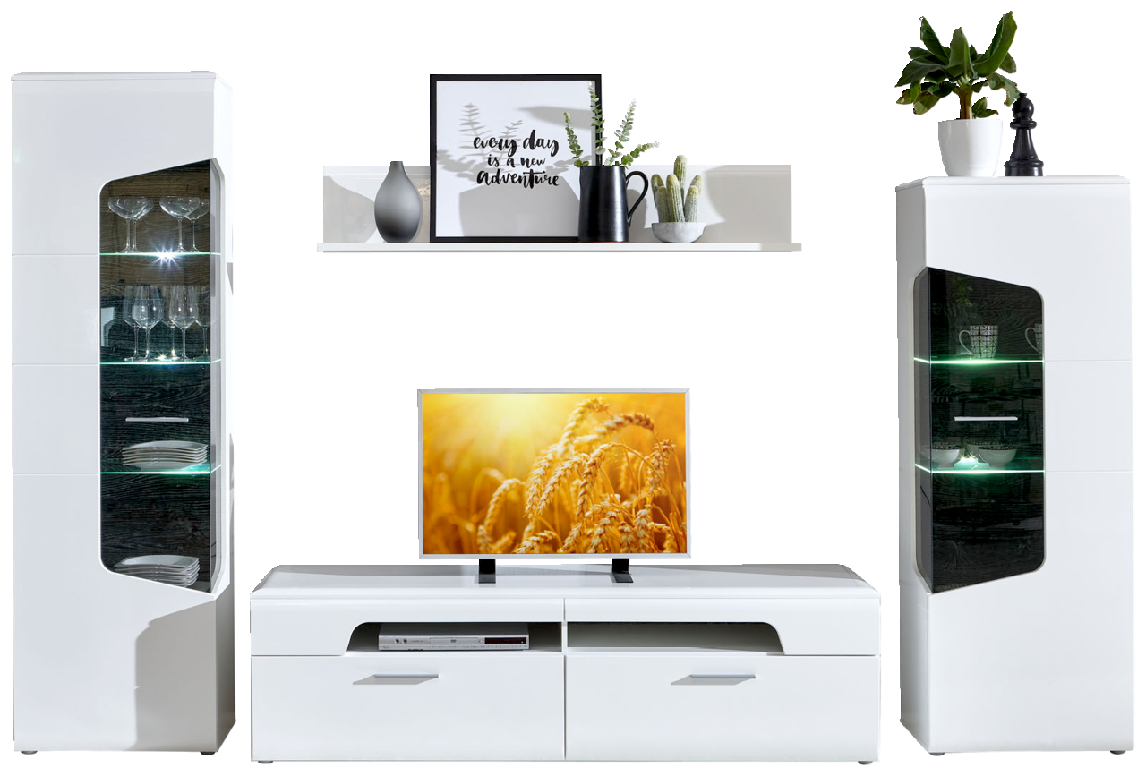 Wohnzimmermöbel-Set bestehend aus zwei Vitrinen, einem TV-Lowboard und einem Wandboard, frontal betrachtet. Die Vitrinen haben Glaseinsätze mit Beleuchtung, das TV-Lowboard bietet Platz für Unterhaltungselektronik, und das Wandboard ist dekorativ mit Pfla