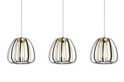 Drei moderne LED-Hängeleuchten mit schwarzem und goldenem Gitterdesign, frontal betrachtet.