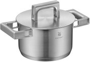 Edelstahl-Kochtopf mit Deckel und zwei eckigen Seitengriffen, WMF Cromargan Logo, Ansicht schräg von vorne oben