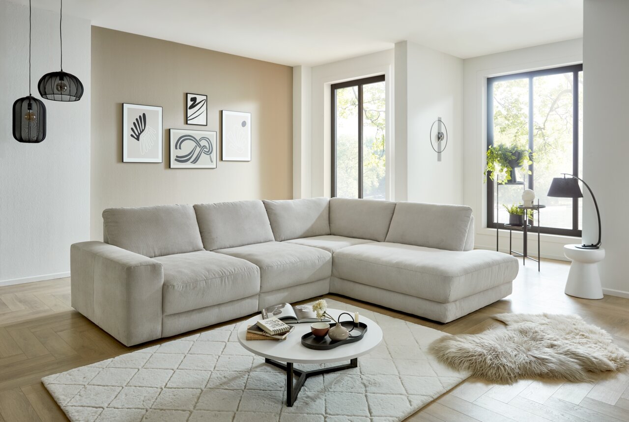 Zurbrüggen Ecksofa HAMBURG Eckgarnitur in einem modernen Wohnzimmer, Perspektive von vorne links