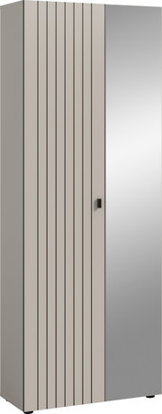 Zweitüriger Kleiderschrank in Beige und Grau mit vertikalen Streifen und schwarzem Griff, schräg von vorn in leichter Seitenansicht dargestellt