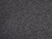 Nahaufnahme eines grauen Stoffes mit feiner Textur, perspektivisch von oben betrachtet.