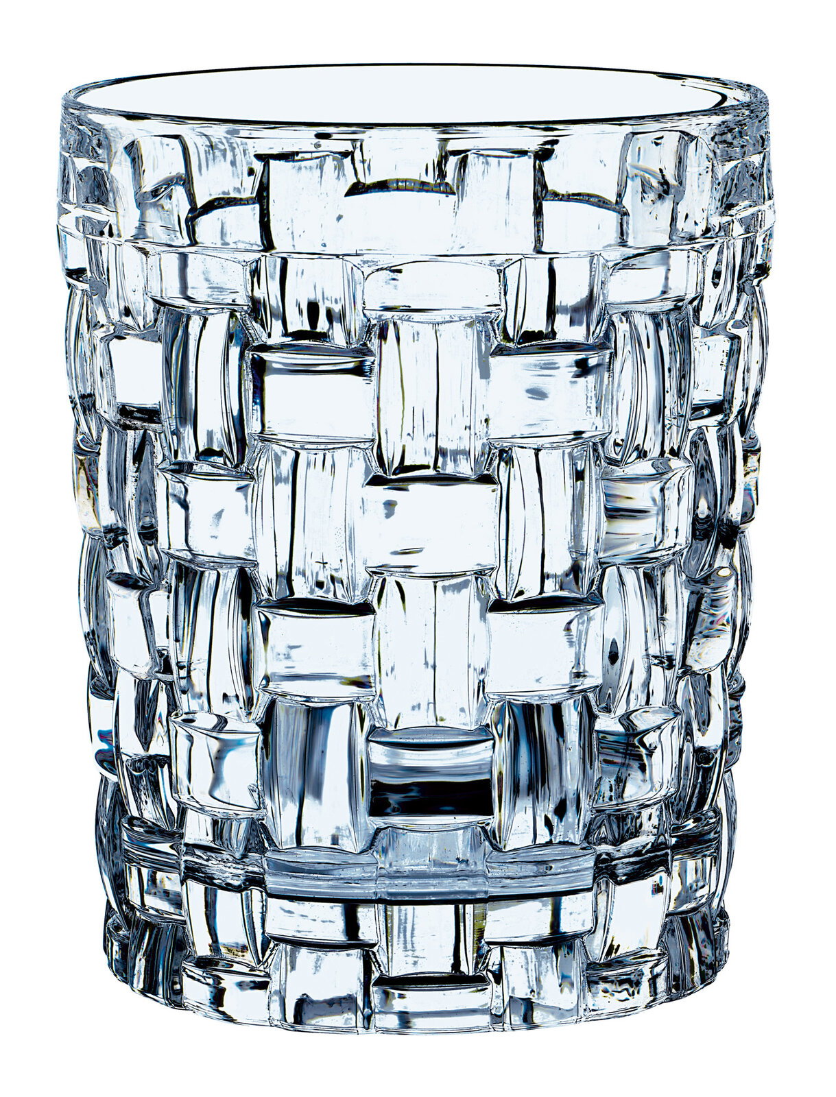 Nachtmann Whiskybecher BOSSA NOVA Nahaufnahme eines Whiskybechers Bossa Nova mit geflochtenem Kristalldesign, frontal betrachtet.