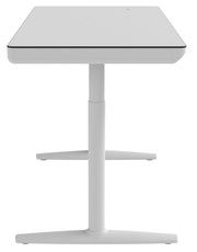 Modern elektrisch bureau in zijaanzicht met wit tafelblad en stevig metalen onderstel.