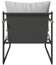 Rückansicht eines Gartenstuhls mit schwarzem Rahmen und hellgrauem Kissen, Teil eines Gartenlounge-Sets.