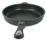 Bratpfanne mit 24 cm Durchmesser, seitliche Perspektive